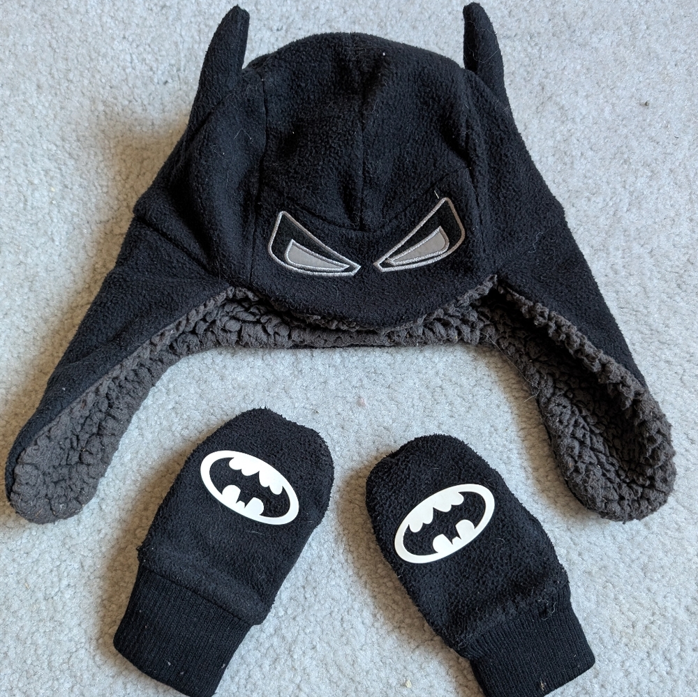 ✨3 for $20✨ Toddler Batman Winter Hat And Mittens Set
